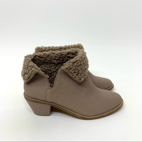 Kelsi Dagger Split Ankle Booties Sherpa Fold Top Taupe Brown Textured Size 6 - Picture 3 of 15